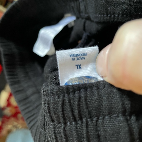 3 Pair Linen Shorts! 2 GAP, 1 Old Navy- black, chambray, olive - Picture 12 of 12